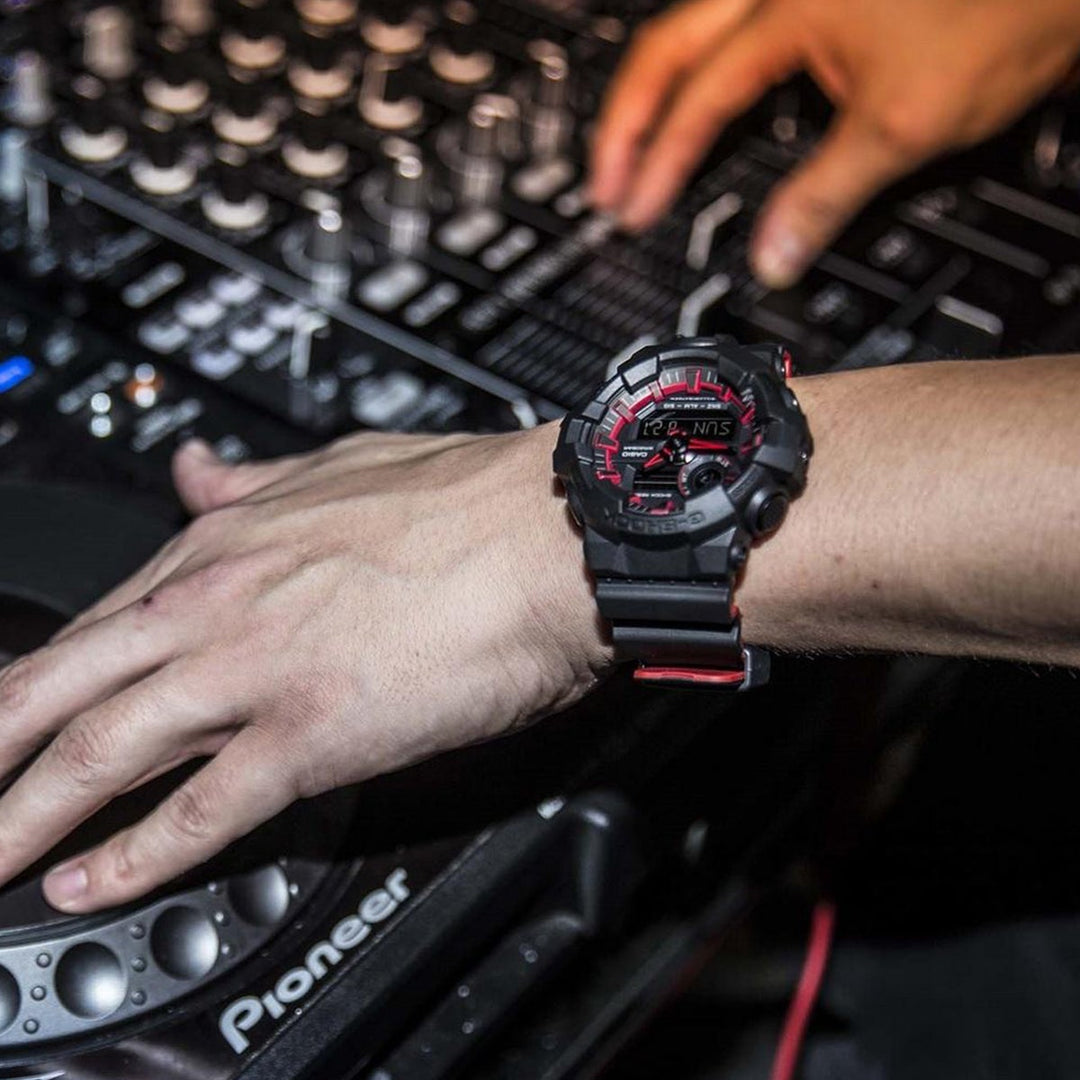 Casio Men's GA700SE-1A4 Black Resin G-Shock Watch - 3alababak