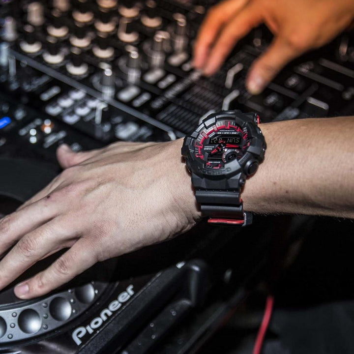 Casio Men's GA700SE-1A4 Black Resin G-Shock Watch - 3alababak