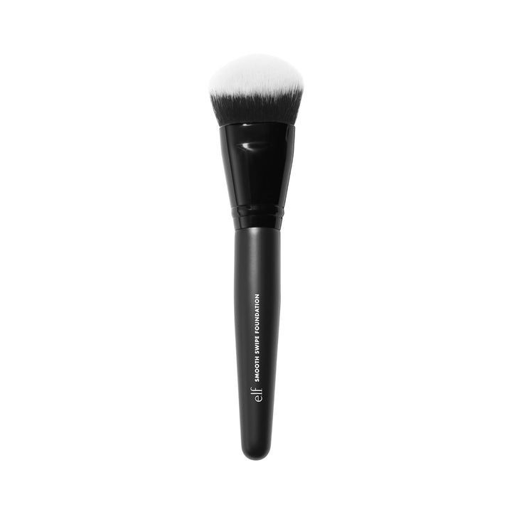 e.l.f. Smooth Swipe Foundation Brush, Face Makeup Brush For A Natural-Looking Finish, For Liquid & Cream Formulas, Vegan & Cruelty-Free