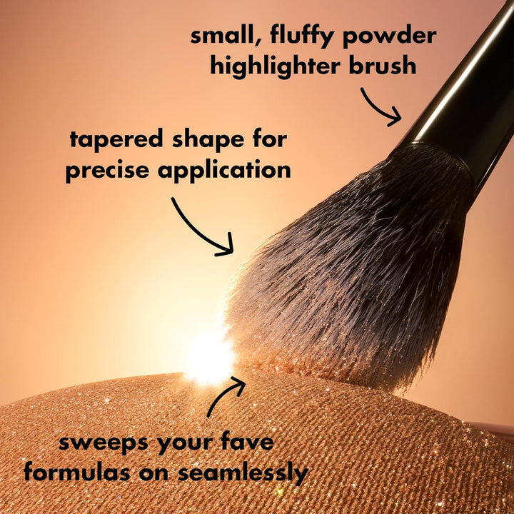 e.l.f. High Points Highlighter Brush, Soft & Tapered Face Makeup Brush For Illuminating & Creating Soft-Focus Glow, Vegan & Cruelty-Free