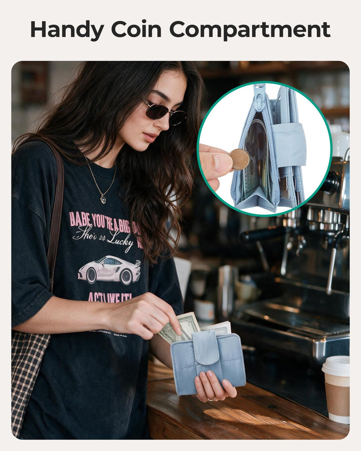 محفظة نسائية من BAGSMART، محفظة ثنائية الطي مبطنة بنظام حجب RFID لحماية البطاقات، محفظة بطاقات ائتمان، محفظة صغيرة للعملات المعدنية، تحتوي على 11 فتحة للبطاقات، حجرة للنقود، وجيب بسحاب للعملات المعدنية مع نافذة شفافة للهوية.