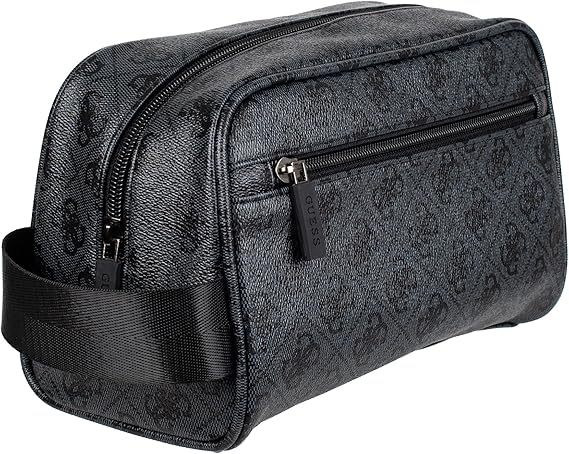 مجموعة أدوات الزينة للرجال للسفر من GUESS