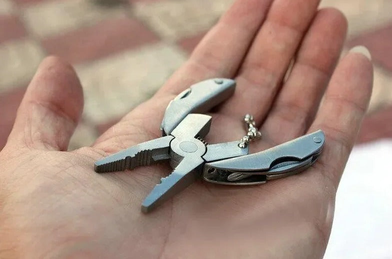 EDC Tools Travel Kits Portable Multifunction Folding Plier Stainless Steel Foldaway Knife Keychain Screwdriver Camping Survival